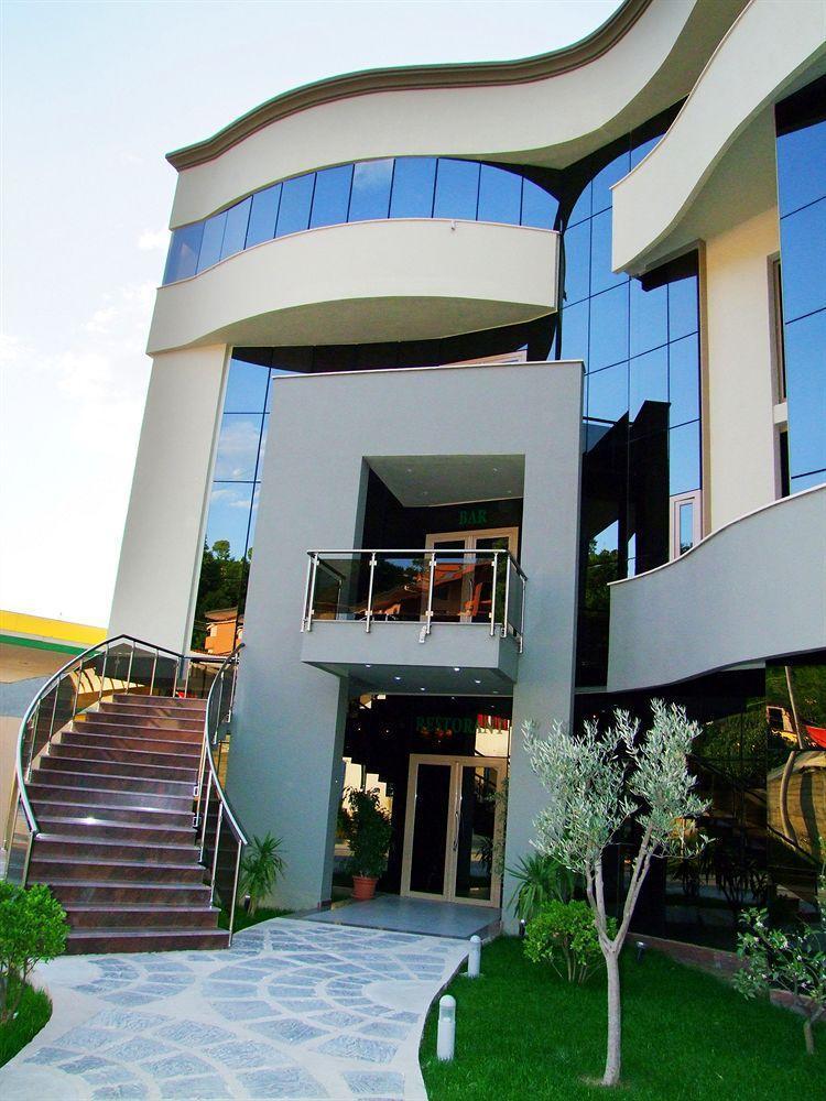 House & Restaurant 4* Tirana