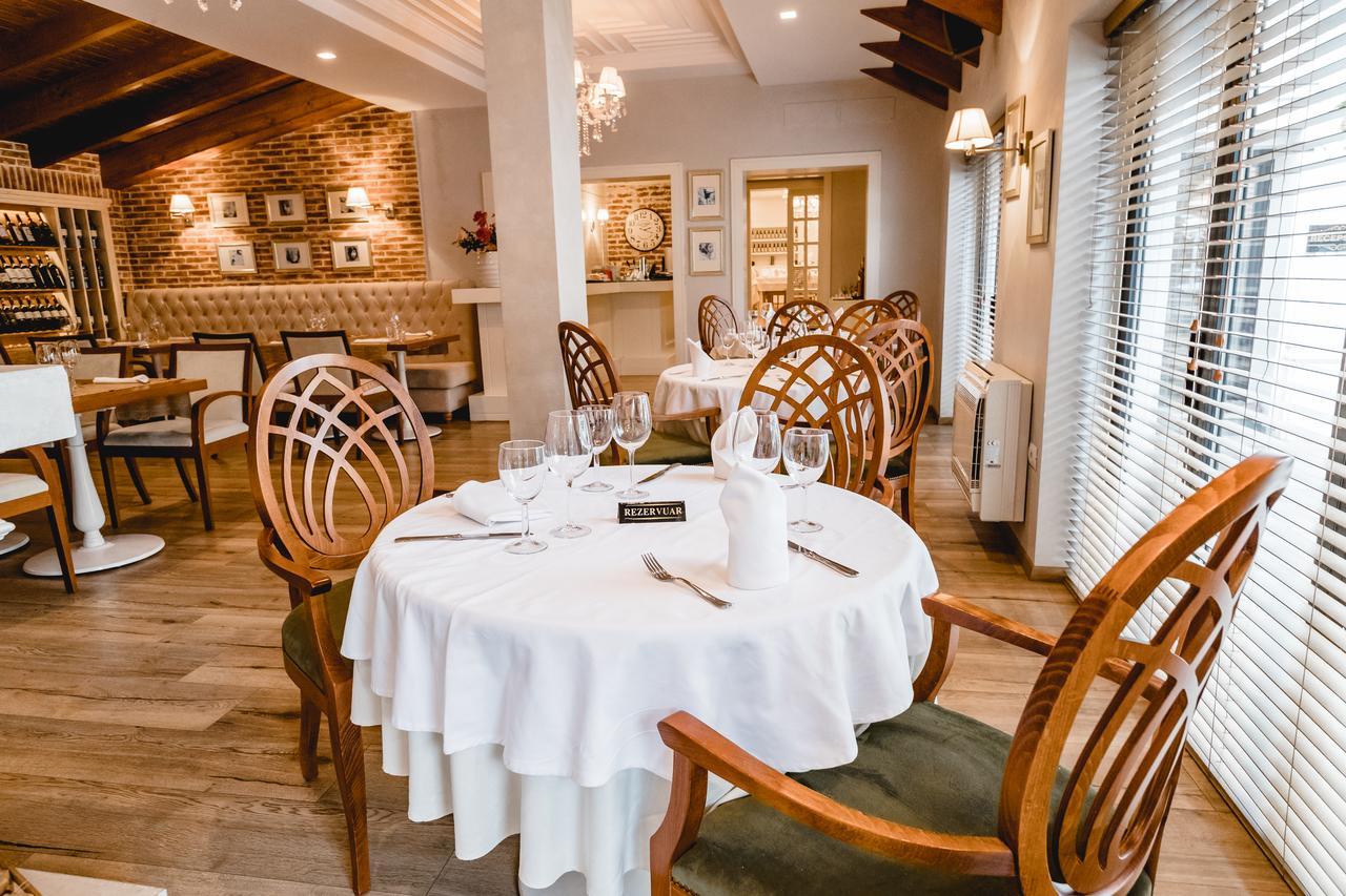 House & Restaurant 4* Tirana